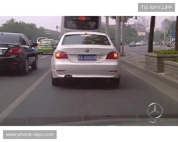 季丽萍刚买的那辆车，隔壁都开始怀疑人生了！