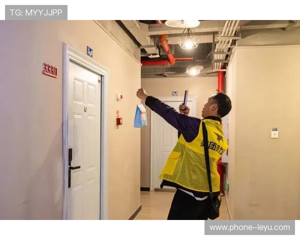 庞伟这生活简直像隐形富豪，外卖小哥都认不出他是谁了