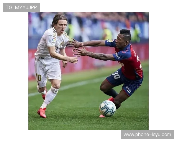 莫德里奇下赛季换豪车了？连他的停车位都让人羡慕疯了