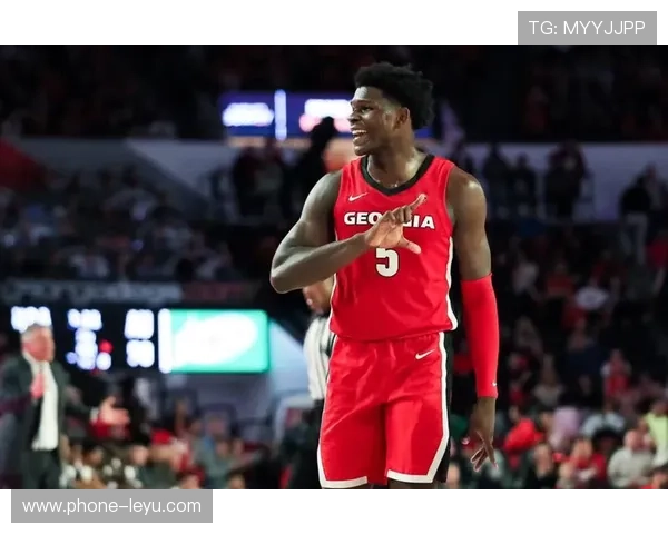 爱德华兹突破创造高效得分，助森林狼拉开后卫差距